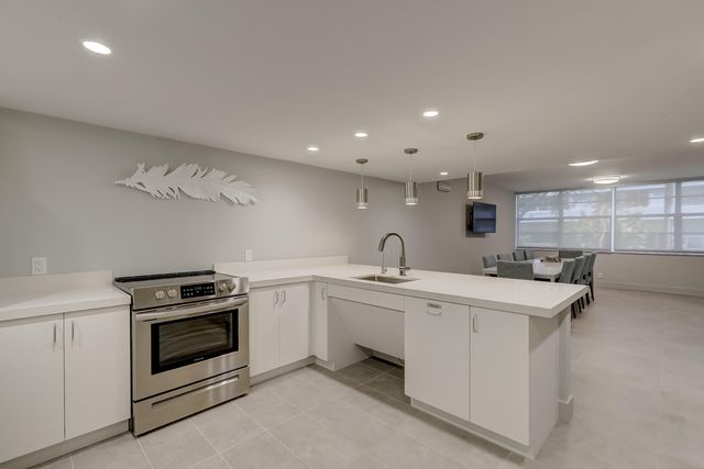 1160 N Federal Highway 1121, Fort Lauderdale, FL 33304