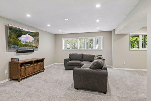7442 Cahill Road, Edina, MN 55439