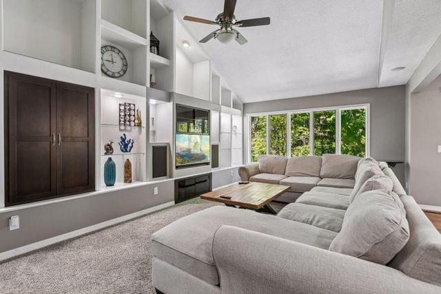 7442 Cahill Road, Edina, MN 55439