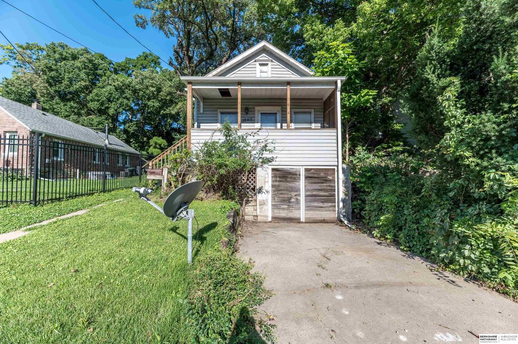 1940 S 13th Street, Omaha, NE 68108