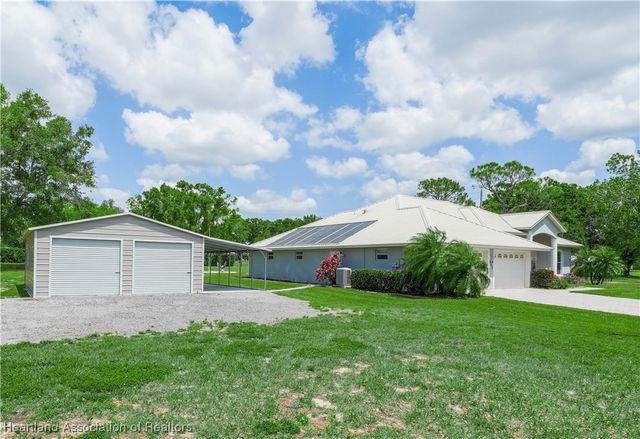 897 Entrance Road, Avon Park, FL 33825