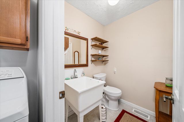221 Magnolia Rd, Sparta, TN 38583