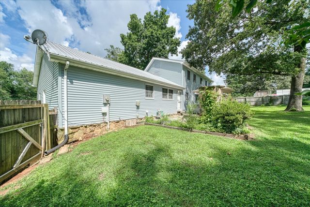 221 Magnolia Rd, Sparta, TN 38583
