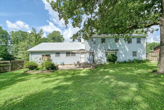 221 Magnolia Rd, Sparta, TN 38583