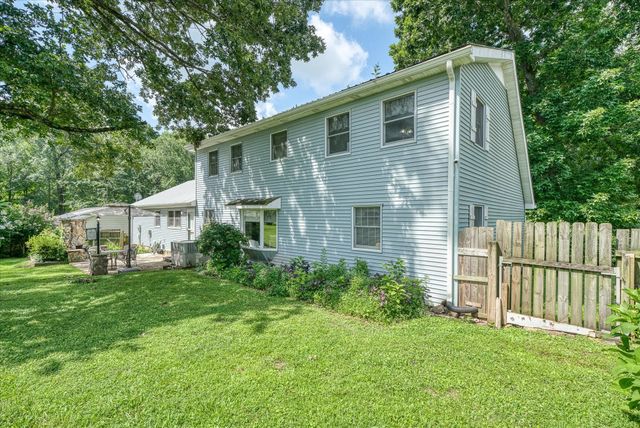 221 Magnolia Rd, Sparta, TN 38583