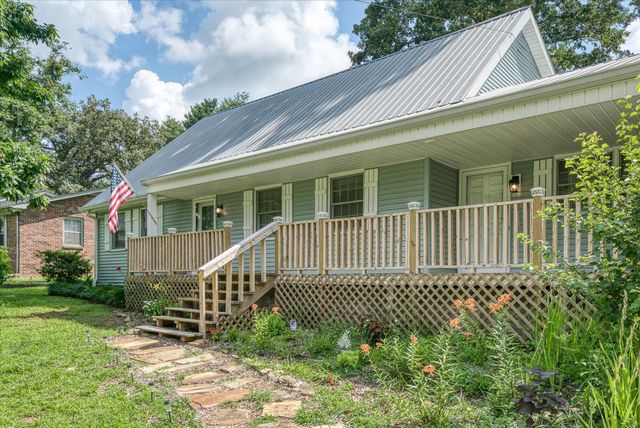 221 Magnolia Rd, Sparta, TN 38583