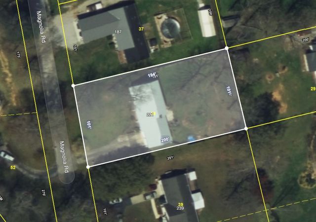 221 Magnolia Rd, Sparta, TN 38583