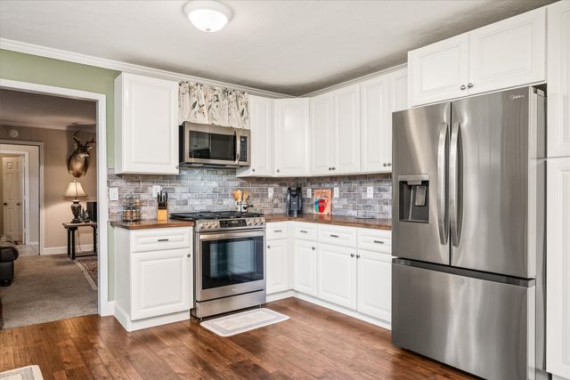 221 Magnolia Rd, Sparta, TN 38583