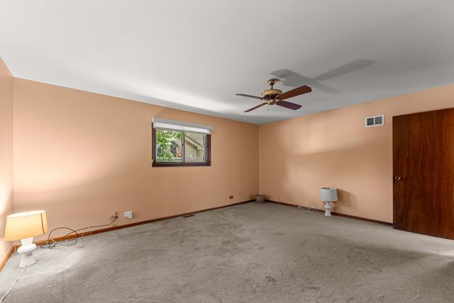 18039 Whitman Lane, Lansing, IL 60438