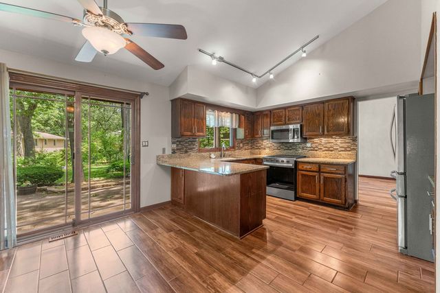 18039 Whitman Lane, Lansing, IL 60438