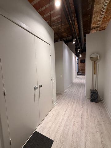 222 S Racine Avenue 207, Chicago, IL 60607