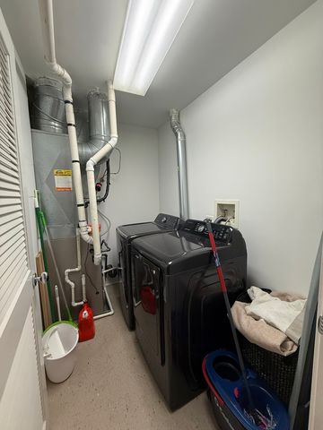 222 S Racine Avenue 207, Chicago, IL 60607