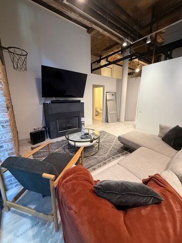 222 S Racine Avenue 207, Chicago, IL 60607