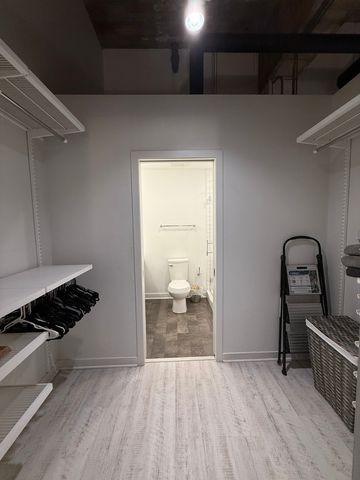 222 S Racine Avenue 207, Chicago, IL 60607