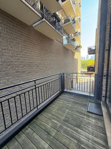 222 S Racine Avenue 207, Chicago, IL 60607