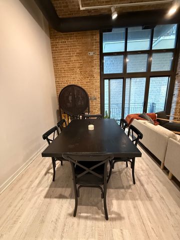 222 S Racine Avenue 207, Chicago, IL 60607