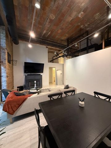 222 S Racine Avenue 207, Chicago, IL 60607