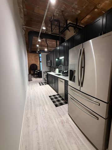 222 S Racine Avenue 207, Chicago, IL 60607