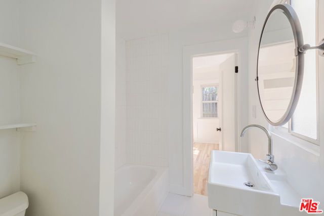 4013 SUNSET Drive, Los Angeles, CA 90027