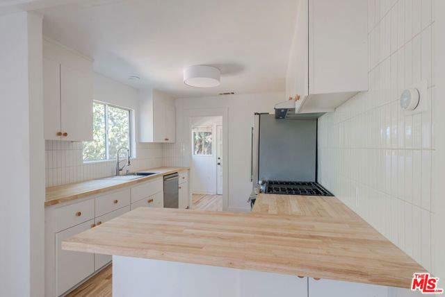 4013 SUNSET Drive, Los Angeles, CA 90027