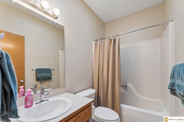 4004 N 154 Avenue, Omaha, NE 68116