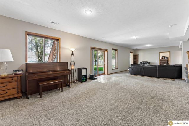 4004 N 154 Avenue, Omaha, NE 68116
