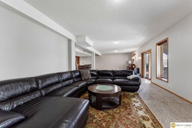 4004 N 154 Avenue, Omaha, NE 68116
