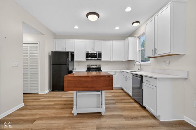 10673 Brighton Knoll Parkway S, Noblesville, IN 46060