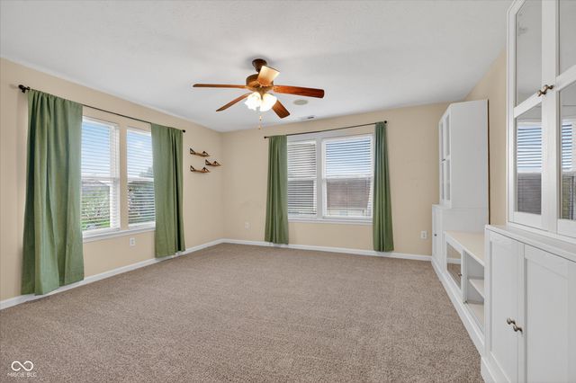 10673 Brighton Knoll Parkway S, Noblesville, IN 46060