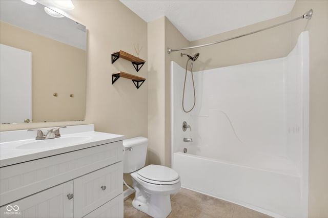 10673 Brighton Knoll Parkway S, Noblesville, IN 46060