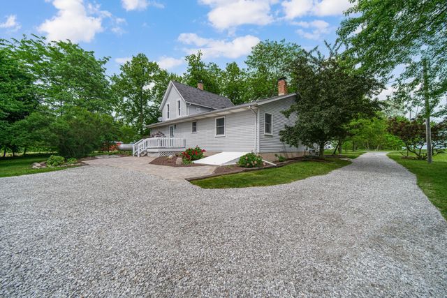 476 S State Road 2, Hebron, IN 46341