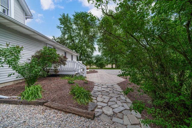 476 S State Road 2, Hebron, IN 46341