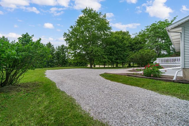 476 S State Road 2, Hebron, IN 46341