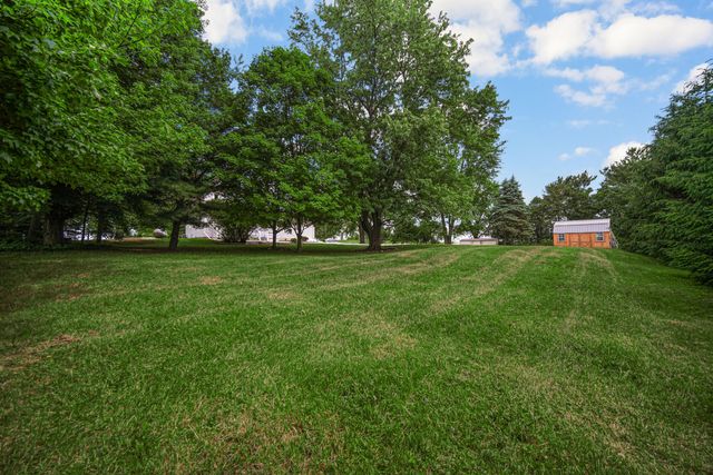 476 S State Road 2, Hebron, IN 46341