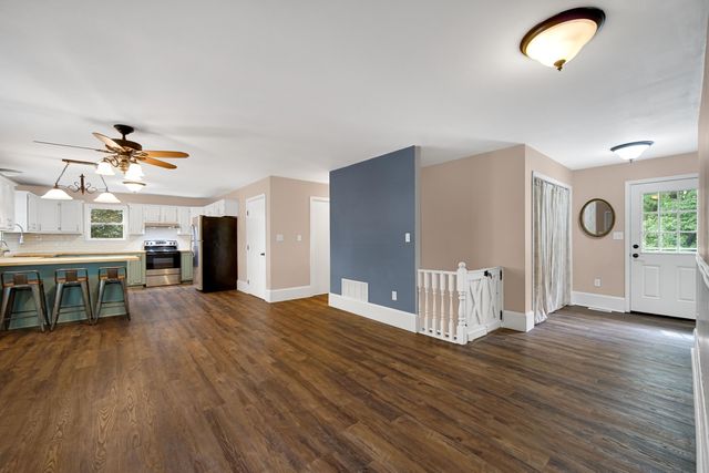 476 S State Road 2, Hebron, IN 46341