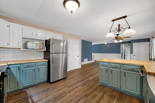 476 S State Road 2, Hebron, IN 46341