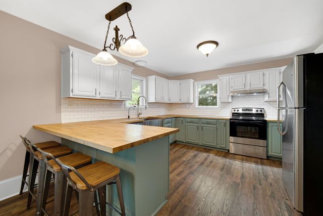 476 S State Road 2, Hebron, IN 46341