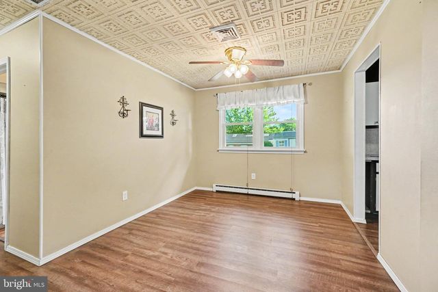 121 CAROLYN ST, Harrisburg, PA 17112