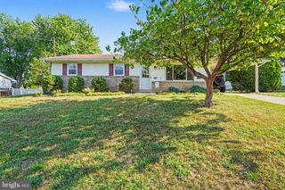 121 CAROLYN ST, Harrisburg, PA 17112