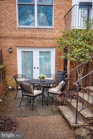 100 FOX RUN TER, Middleburg, VA 20117