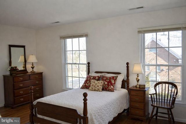 100 FOX RUN TER, Middleburg, VA 20117