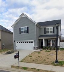 621 High Echelon Cir, Smyrna, TN 37167