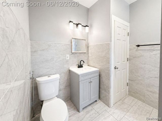 2415 Mclean Street, Hamtramck, MI 48212