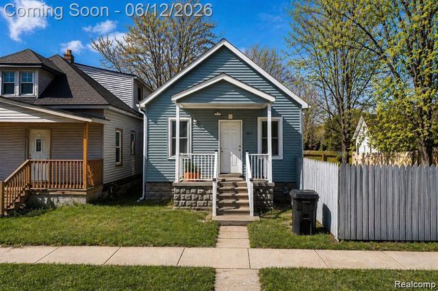 2415 Mclean Street, Hamtramck, MI 48212