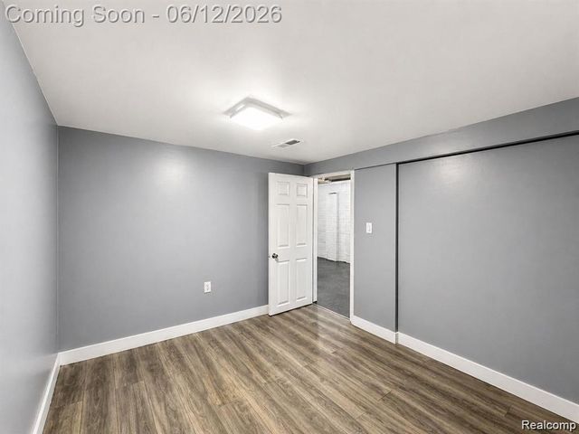 2415 Mclean Street, Hamtramck, MI 48212