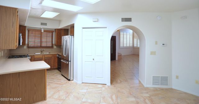 1600 E Deer Shadow Lane, Oro Valley, AZ 85737