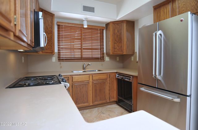1600 E Deer Shadow Lane, Oro Valley, AZ 85737