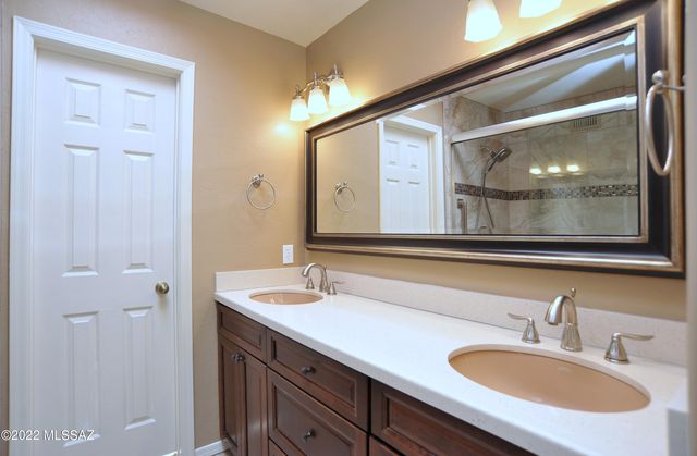 1600 E Deer Shadow Lane, Oro Valley, AZ 85737