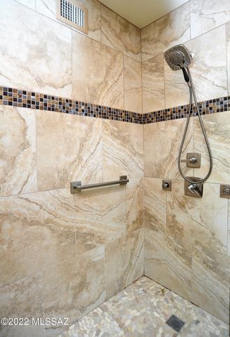 1600 E Deer Shadow Lane, Oro Valley, AZ 85737