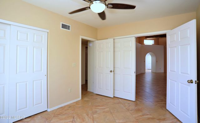 1600 E Deer Shadow Lane, Oro Valley, AZ 85737